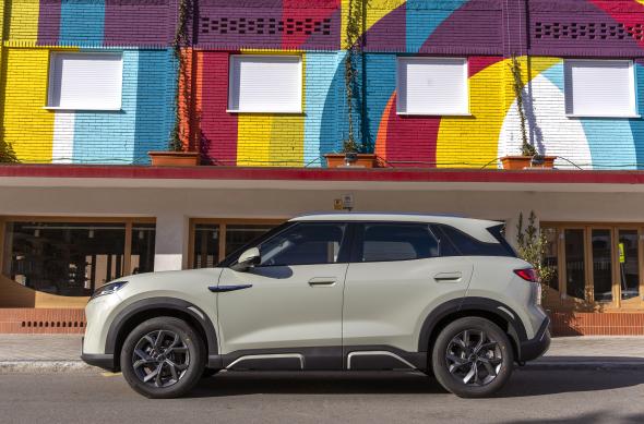 ATTO 2 - SUV compact, accesibil și urban: Atto 2_Hiking green_6.jpg