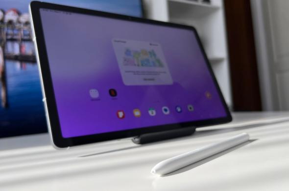 Samsung Galaxy Tab S10 FE - Design: Samsung-Galaxy-Tab-S10-FE-Design_038.jpg