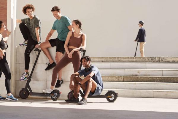 RESIGILATUL ZILEI #42: Xiaomi Mi Electric Scooter Pro 2 – autonomie 45 km, motor 300W, ideală pentru drumuri line și plimbări relaxante