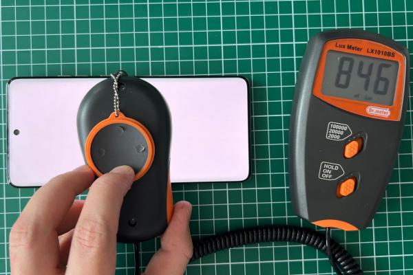 Motorola edge 60 Pro - Test luminozitate