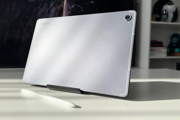 Samsung Galaxy Tab S10 FE: Bateria de 8000 mAh se evidențiază în zona de tablete, scoruri peste așteptări
