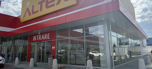 Altex inaugurează un nou magazin: Altex Sebeș Greenfield, locație eco cu panouri solare, stații EV, tehnologie modernă și reduceri în prima săptămână