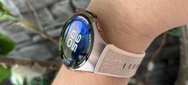 HUAWEI Watch 5 42 mm Review: Cu X-TAP măsurarea indicilor de sănătate nu a fost niciodată mai ușoară, acum pe un smartwatch premium cu eSIM și autonomie generoasă