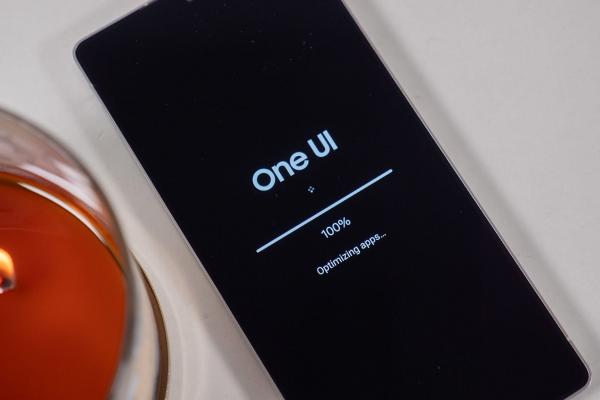 Așteptarea a luat sfârșit! Samsung lansează oficial One UI 8.5 în variantă stabilă pentru seria Galaxy S25
