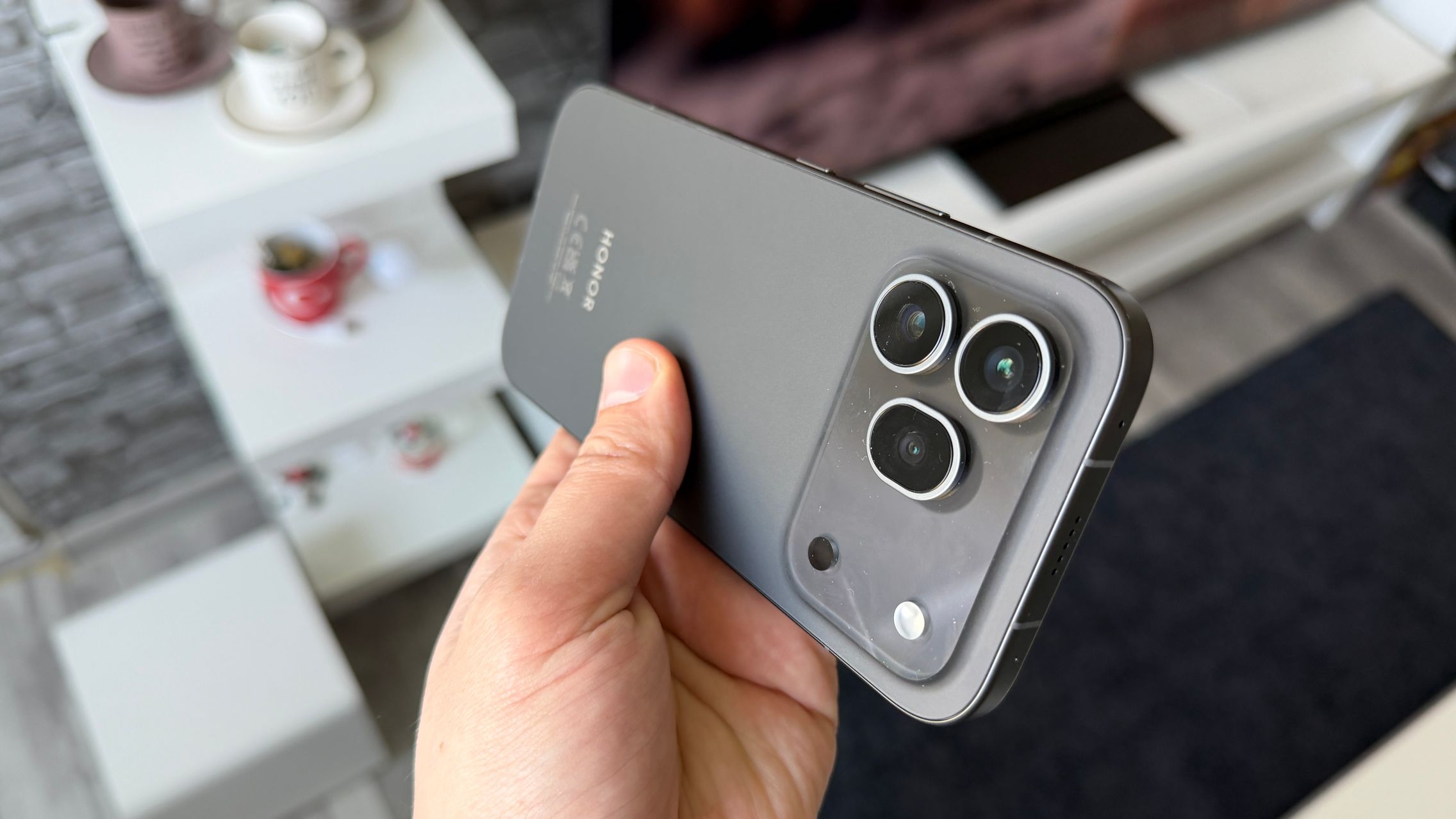 Honor 600 Pro: Baterie impresionantă la cei 6400 mAh ai săi, încărcare rapidă pe fir, wireless, inversă pe fir și inversă wireless