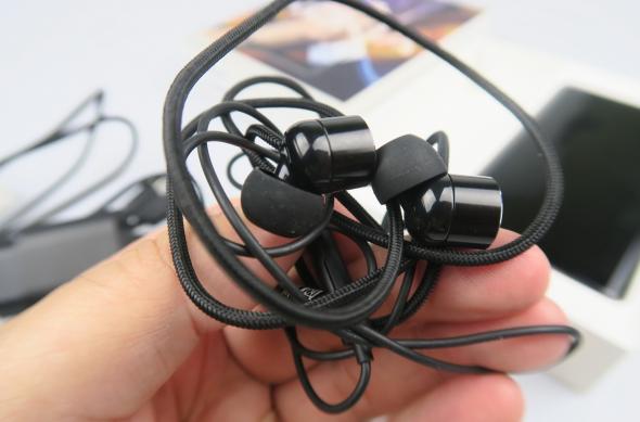 Nokia 8 Sirocco - Galerie foto Mobilissimo.ro: Nokia-8-Sirocco_011.JPG