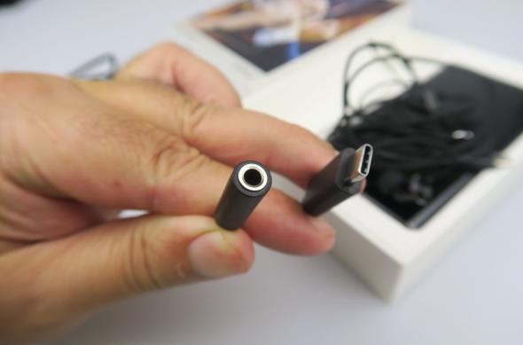 Nokia 8 Sirocco - Accesorii: Nokia-8-Sirocco_014.JPG