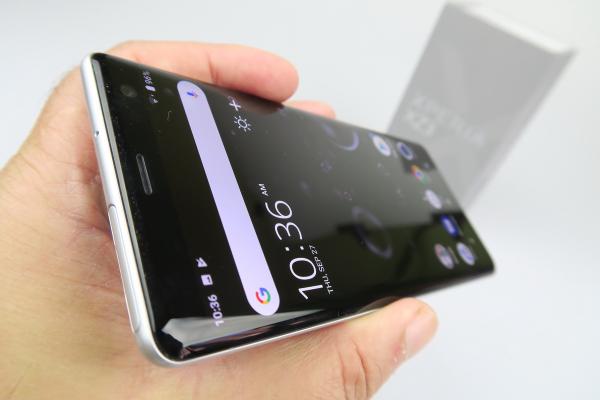Sony Xperia XZ3 Unboxing: Câteva schimbări binevenite în gama Xperia, primul telefon cu Android Pie preinstalat la Mobilissimo.ro (Video)