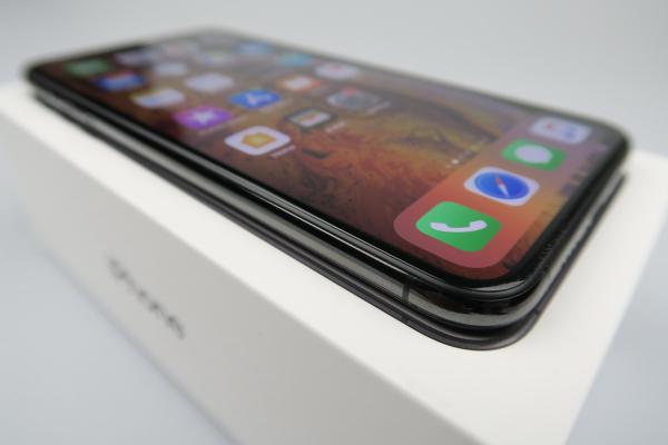 Apple iPhone XS MAX Unboxing: Cel mai mare iPhone ajunge la Mobilissimo.ro şi e mai comod decât credeam (Video)