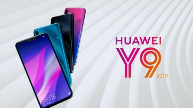 <b>Huawei Y9 (2019) devine oficial, cu 4 camere la bord, ecran de 6.5 inch</b>Din partea chinezilor de la Huawei vine astăzi și lansarea smartphone-ului Y9 (2019), un mega phablet cu diagonală de 6.5 inch și 4 camere foto care le va face cu ochiul celor pasionați de streaming video. Telefonul dispune de un procesor 