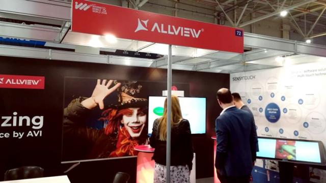 <b>Allview la IMWorld 2018: Aflăm cum va evolua asistentul vocal AVI și descoperim noua soluție SensyTouch</b>În cadrul ediției IMWorld 2018 i-am avut ca participanți și expozanți și pe cei de la Allview, companie care a prezentat la fața locului și noile televizoare din portofoliu ce vin în variante cu rezoluții Full HD și 4K, gama de diagonale fiind