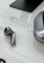 Samsung Galaxy Buds4 şi Buds4 Pro au preţurile scăpate, vin cu AI şi boxă în toc