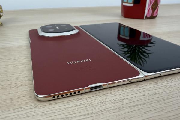 Huawei Mate X7: Baterie peste rivali şi predecesor, mai mult la utilizare continuă