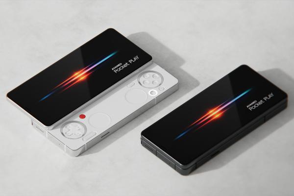Un telefon cu ADN de consolă portabilă? Ayaneo Pocket Play promite gaming „real”, cu un design în stilul legendarului Xperia Play