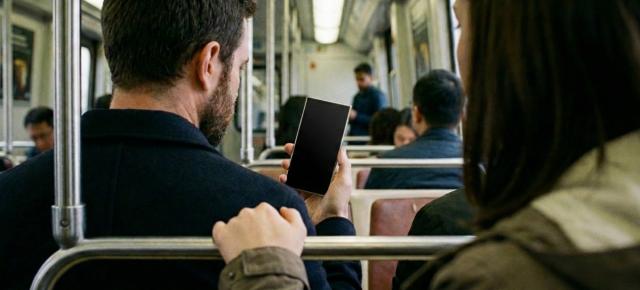 Samsung confirmă una dintre noutățile rezervate lui Galaxy S26 Ultra; Cu Privacy Screen nu mai ai nevoie de folii "negre" pe ecran