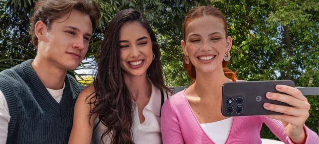 Motorola moto g77 a debutat oficial: telefon de 300 euro, cu ecran performant, cameră de 108 megapixeli