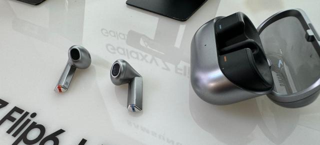Samsung Galaxy Buds4 şi Buds4 Pro au preţurile scăpate, vin cu AI şi boxă în toc
