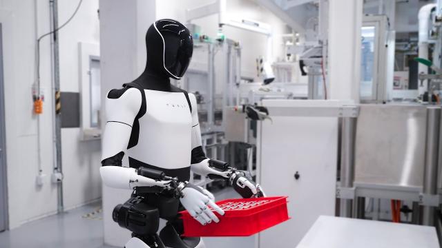 <b>A minţit Elon Musk? Roboţii umanoizi Tesla Optimus nu sunt de fapt gata şi nici nu lucrează în fabrici</b>Elon Musk e cunoscut ca om de marketing, de hype şi care supralicitează mult şi supraestimează dimensiunile proiectelor sale. Teoretic trebuia să fim de mult pe Lună şi Marte, practic... nu. La fel şi cu roboţii se pare, astfel că robotul umanoid Tesla