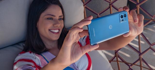 Motorola Moto G72 debutează pe cale oficială în România, oferind cameră de 108 mpx, ecran 120Hz și baterie de 5000 mAh