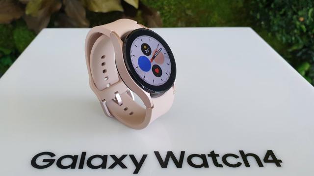 <b>Samsung aduce o nouă actualizare pentru smartwatch-urile din seria Galaxy Watch4</b>Samsung a adus Android Wear pe smartwatch-urile sale odată cu lansarea seriei Galaxy Watch4. Recent aflam că ceasurile au primit One UI Watch 4.5, o actualizare majoră care a adus multe noutăți, chiar și funcții disponibile pe noile modele din seria