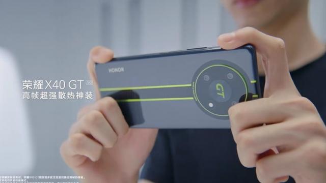 <b>Apar noi detalii despre smartphone-ul de gaming Honor X40 GT; Vine cu display generos și refresh rate de 144Hz</b>Mâine urmează să debuteze Honor X40 GT - primul smartphone de gaming din portofoliul companiei chineze. Deși ne așteptam ca el să aducă un display cu refresh rate de 120Hz, Honor ne face o surpriză, lansând un teaser prin care anunță un refresh rate