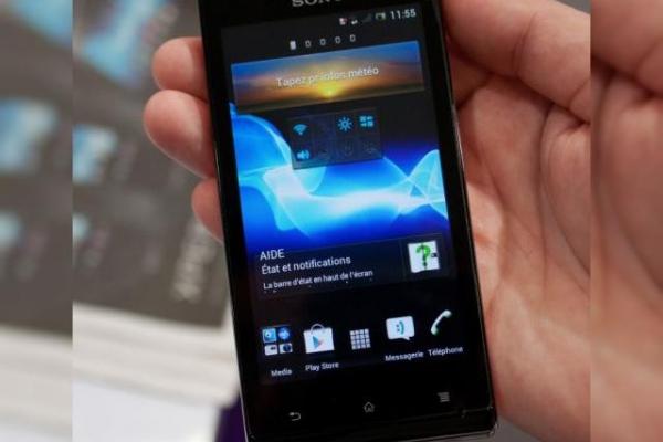 Galerie foto cu cel mai ieftin smartphone japonez de la IFA Berlin 2012 - Xperia J
