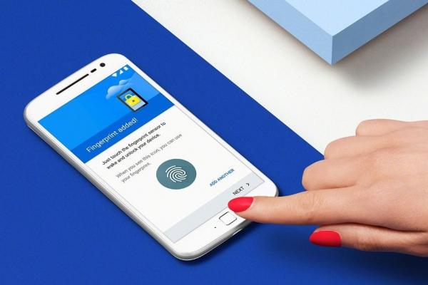 Lenovo Moto G4 Plus disponibil în oferta eMAG.ro; costă 1.199 lei și aduce dotări mid-range
