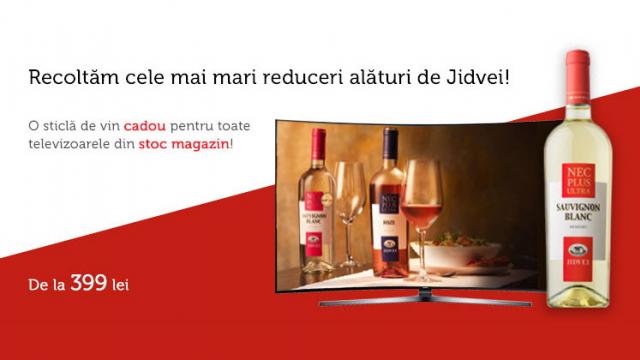 <b>Turul Magazinelor #22: sticlă de vin cadou cu televizor, tombola FIFA 17, telefon cu 4 GB RAM la sub 200 dolari</b>Nici în weekend nu ne oprim din Turul Magazinelor, pentru că acum sunt şanse mai mari să vă găsim cu telefonul în mână sau în fata PC-ului, gata să spargeţi câţiva bănuţi pe super oferte. Azi avem vreo 2 produse axate pe relaxare şi divertisment..
