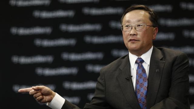 <b>BlackBerryEXIT! Compania renunţă la producţia de smartphone-uri după cele mai noi pierderi</b>Azi este o zi istorică, 28 septembrie fiind reţinută drept ziua când BlackBerry a anunţat că nu va mai produce propriile smartphone-uri. Mişcarea spre Android nu le-a priit canadienilor, care oferiseră deja tacit indicii legate de această direcţie prin..