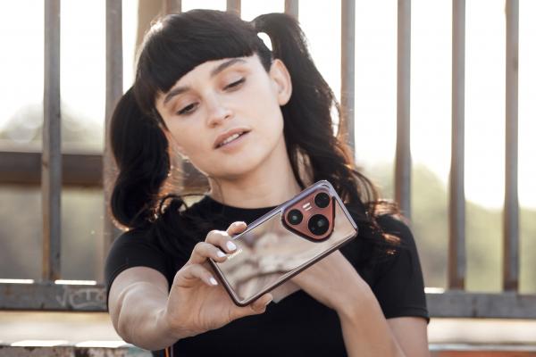 HUAWEI Pura 80 Ultra apare în noul videoclip al Irinei Rimes; camera principală a fost folosită exclusiv pentru filmare