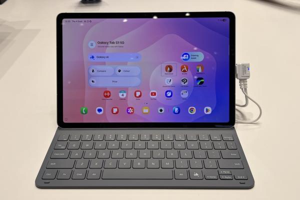 IFA 2025: Samsung Galaxy Tab S11 hands-on - tableta mică şi subţire, cu mult AI