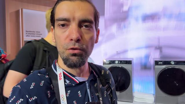 <b>IFA 2025: Turul standului Gorenje include mașini de spălat cu funcții speciale, frigidere cu AI, cuptoare ce se deschid la o apăsare de buton (Video)</b>Am scris în aceste zile și câteva știri legate de Gorenje, firmă din Slovenia ce produce electrocasnice în UE. Recent compania a împlinit 75 de ani, iar în cadrul IFA 2025 a prezentat o mulțime de produse interesante. Avem mașini de spălat din seria G