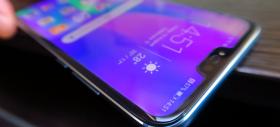 Huawei Honor 10: Display dezamăgitor la luminozitate