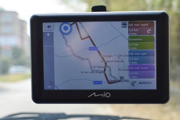 Prezentare MIO Spirit 7700 LM: Sistem de navigație auto cu hărți gratuite actualizate pe viață și ecran de 5 inch