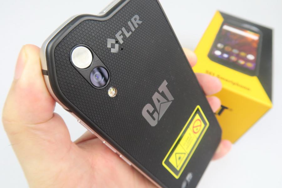 CAT S61 Unboxing: telefon robust cu cameră termică, 