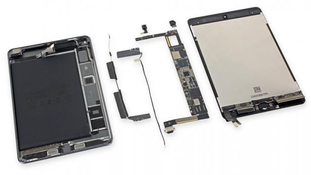 <b>iPad Mini 5 primeşte nota 2 pentru uşurinţa de reparare, preia elemente de la iPad-uri mai vechi</b>iPad Mini 5 a debutat la final de lună martie şi au început inevitabilele teste şi disecţii. Nu ştim încă dacă e uşor de îndoit sau nu, dar putem arunca o privire la interior, mulţumită unui teardown marca iFixit. Aflăm că foloseşte 