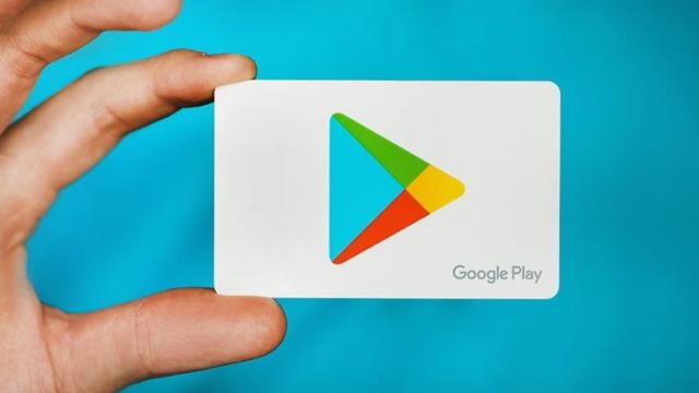 <b>Google vrea să ofere actualizări Android din Play Store mai nou</b>Chiar dacă marii producători de telefoane Android au început să se mişte o idee mai bine cu actualizările de OS, problema fragmentării e departe de a se fi sfârşit. Google a renunţat să mai ofere detalii despre procentul 