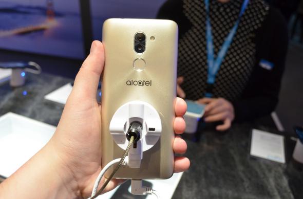 Alcatel 3x - Fotografii Hands-On de la evenimente: Alcatel-3X_002.JPG