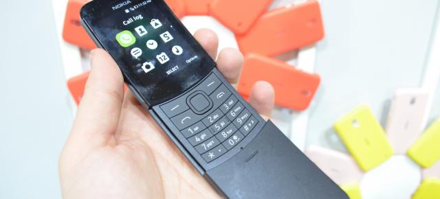 MWC 2018: Nokia 8110 4G - prezentare de feature phone "banana din Matrix", pus la curent cu cerinţele moderne (Video)