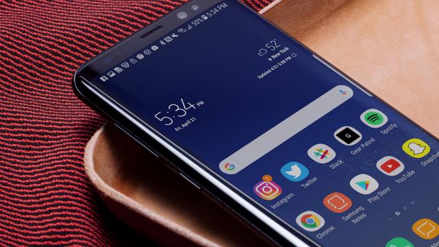 <b>Samsung Galaxy J3 (2018), J6 şi J8 au parte de scăpări în benchmark-uri; Se vor lansa în curând</b>Acum că Samsung a terminat cu modelele midrange Galaxy A8 (2018) şi cu flagship-urile S9 şi S9+, e momentul să se concentreze pe zona entry level şi low midrange. O va face prin noi terminale din seria Galaxy J, care se ivesc la orizont prin intermediul..