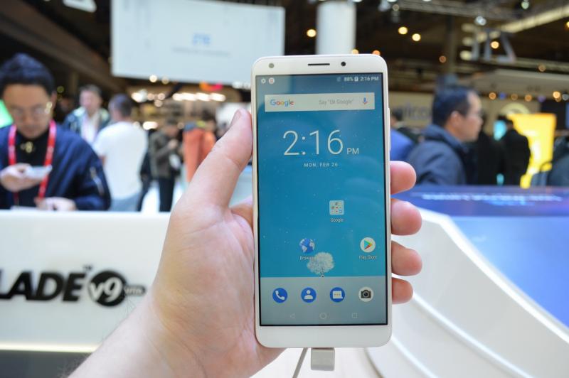 ZTE Blade V9 VITA - Fotografii Hands-On: ZTE-Blade-V9-VITA_009.JPG