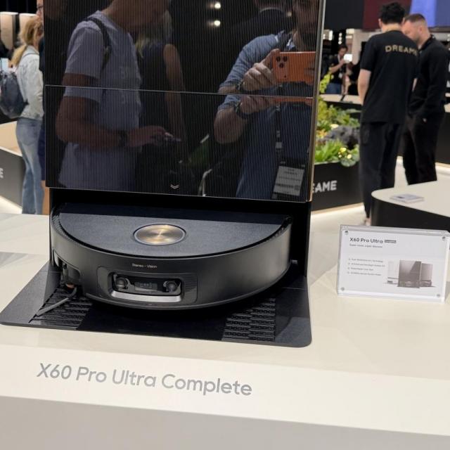 Dreame X60 Pro Ultra Complete, aspirator robot cu putere ridicată și mop extensibil