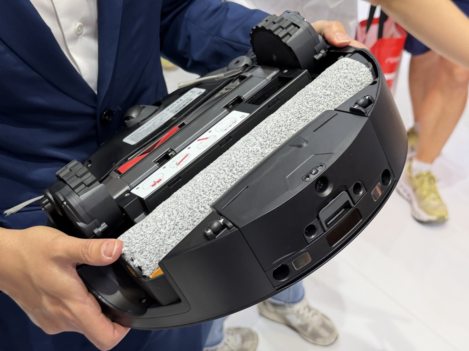 Roborock Saros 20 Complete - Fotografii IFA 2026 (galerie)