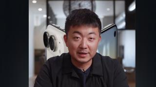Carl Pei critică iPhone Duo: „O risipă de bani” la un preț de 1.999 de dolari
