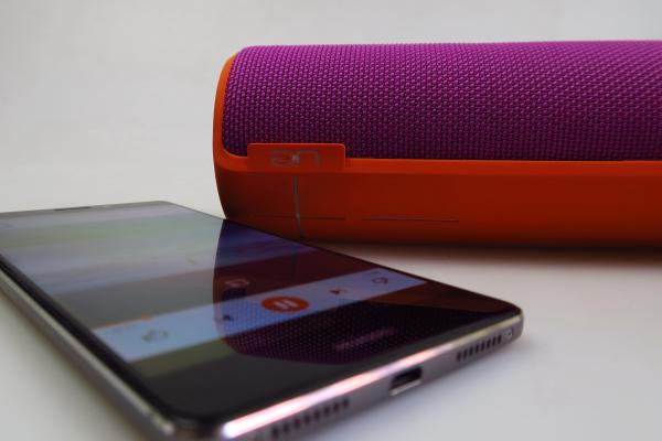 UE Boom 2 Review: bun de "bubuială", rezistent la apă, cam tot ce trebuie vara...