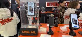 MWC 2026: Standul celor de la OSCAL include smartphone-uri robuste, stații de alimentare și chiar videoproiectoare (Video)