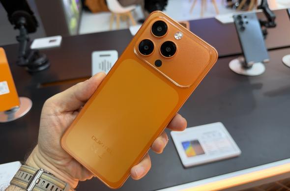 Standul Oukitel la MWC 2026: Photo 03.03.2026, 17 43 54.jpg