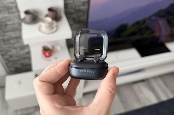 Samsung Galaxy Buds4 Pro - Galerie foto Mobilissimo.ro: Photo 07.03.2026, 09 48 24.jpg