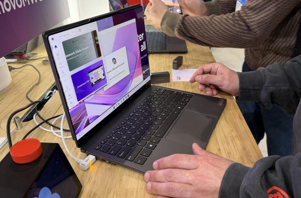 Lenovo ThinkBook Modular AI Concept - Fotografii hands-on MWC 2026: Photo 03.03.2026, 12 31 51.jpg