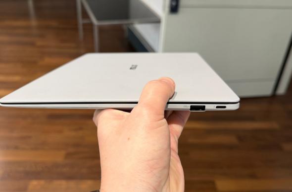 ASUS ExpertBook Ultra - Fotografii hands-on: ASUS-EXPERTBOOK-ULTRA_ (6).jpg